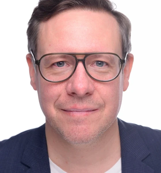 Porträt von Sven Launspach, CEO & Technology Evangelist der KAEMI GmbH